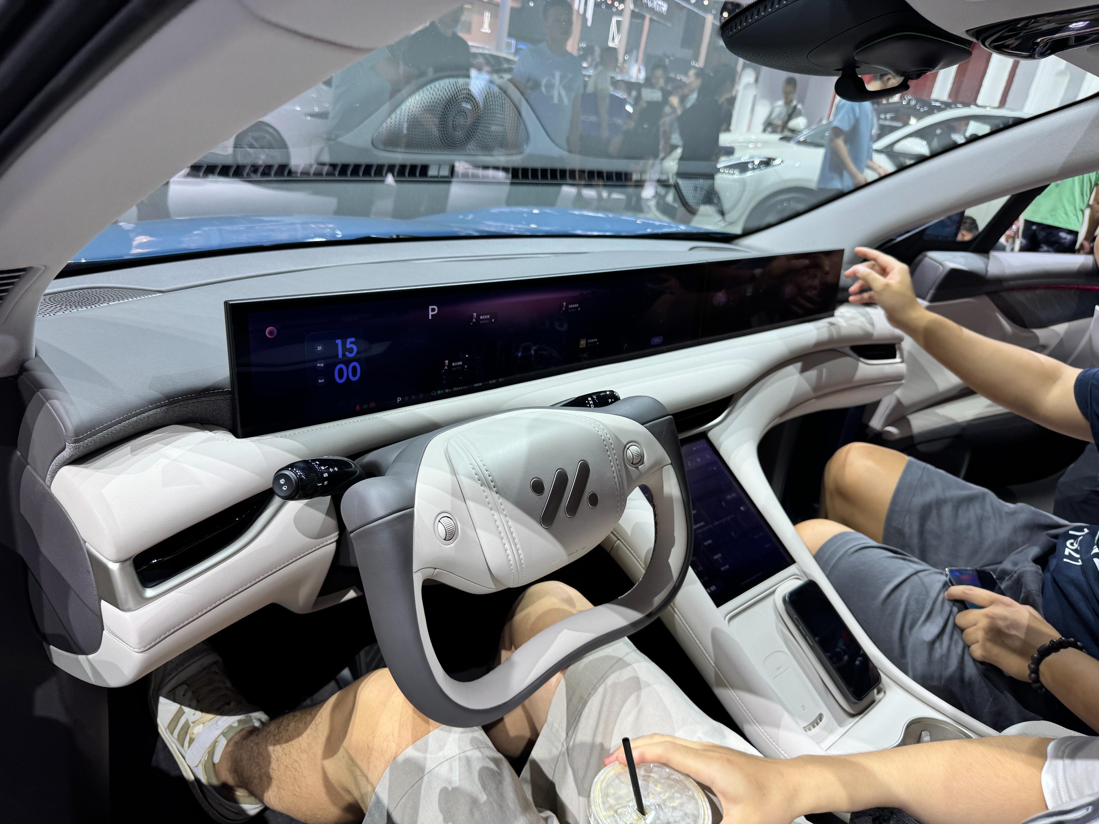 22.99萬元起！智己全新LS6成都車展開啟預售