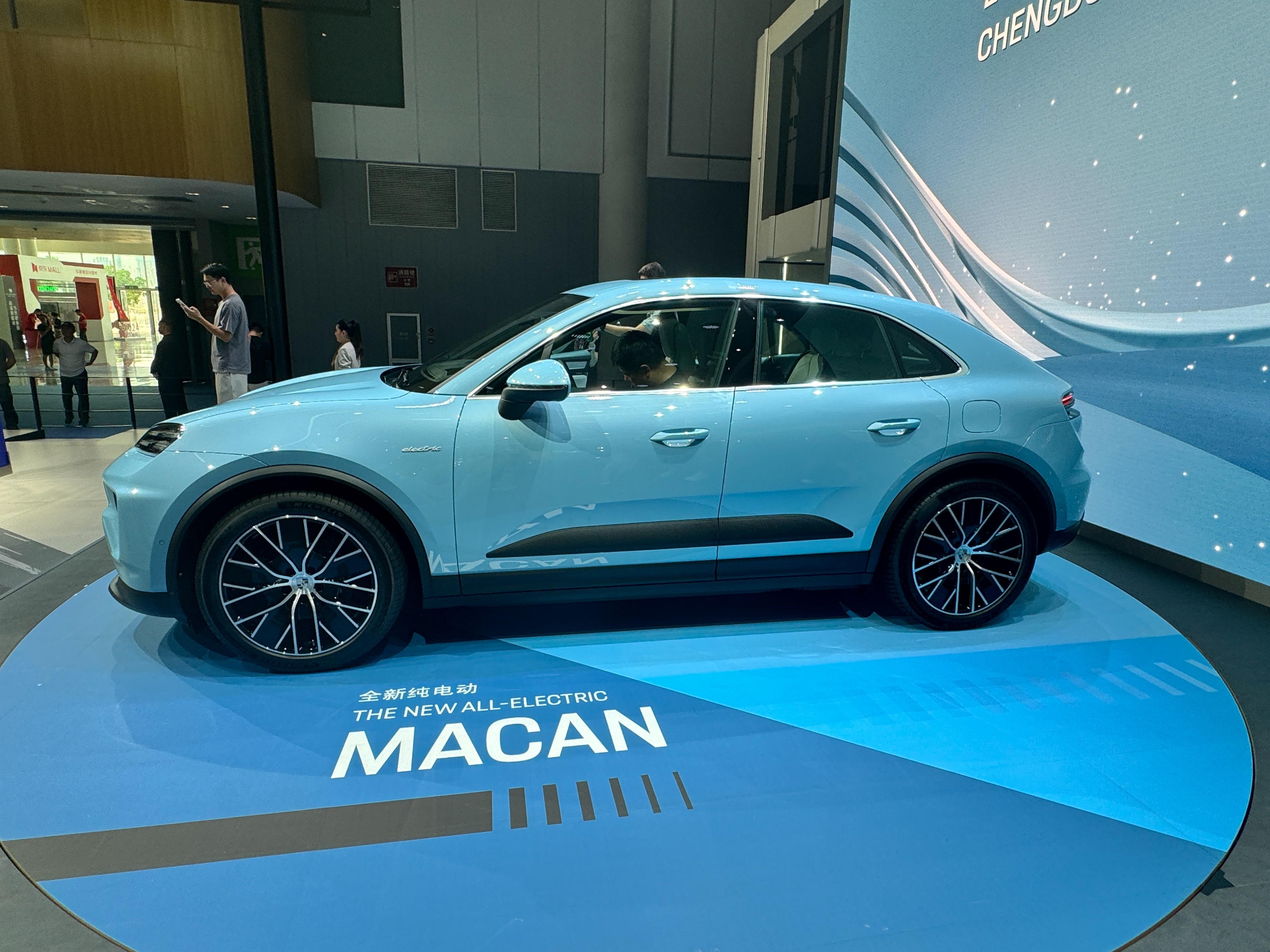 【成都車展】保時(shí)捷全新Macan EV長續(xù)航版亮相