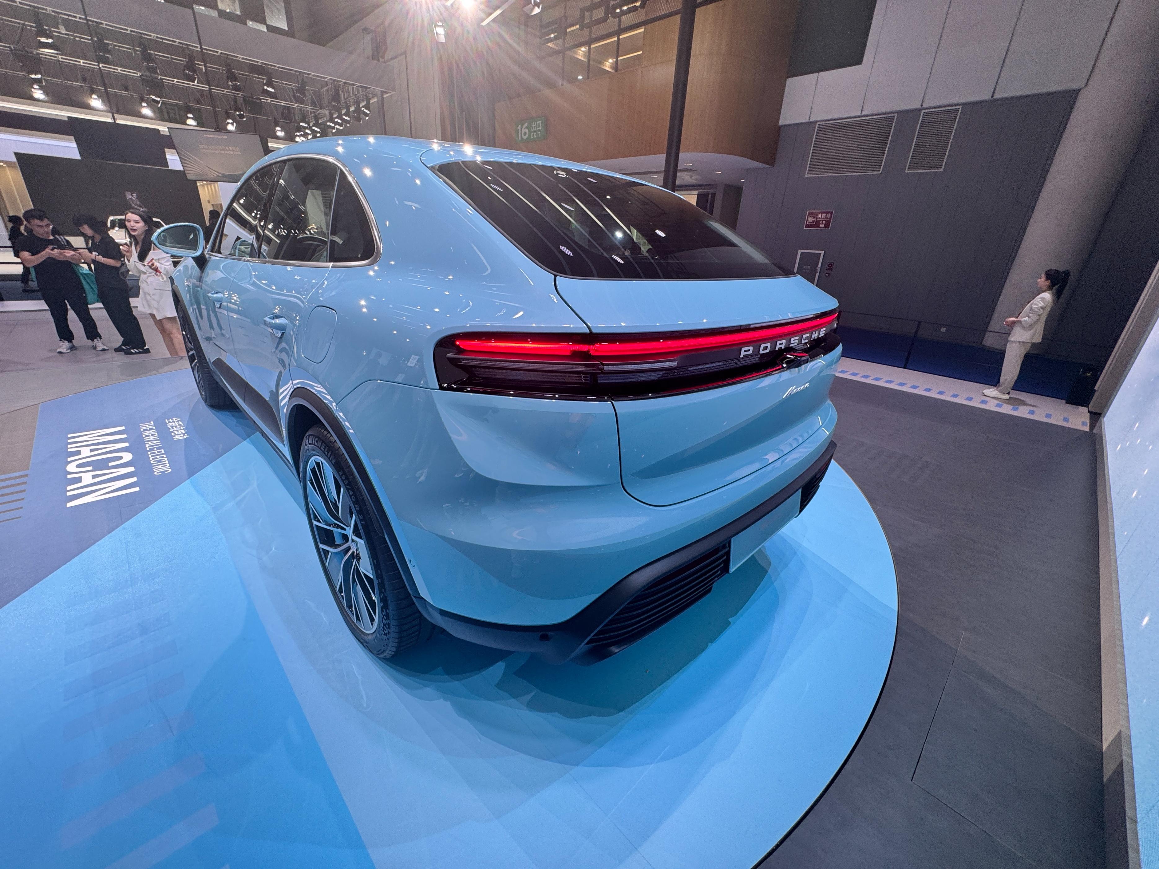 【成都車展】保時(shí)捷全新Macan EV長續(xù)航版亮相