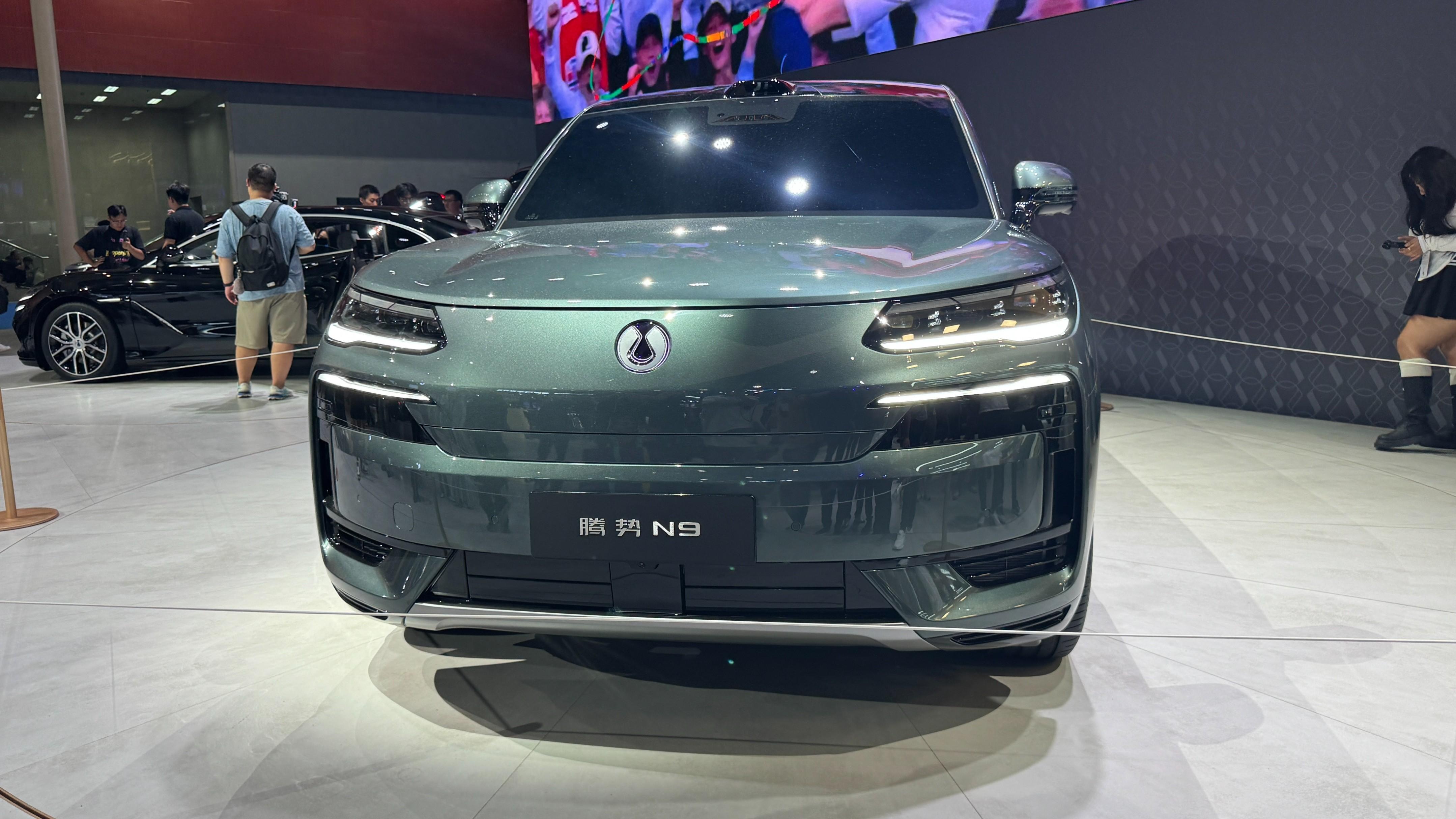 搭載易三方技術(shù)平臺！騰勢旗艦SUV N9在廣州車展正式亮相