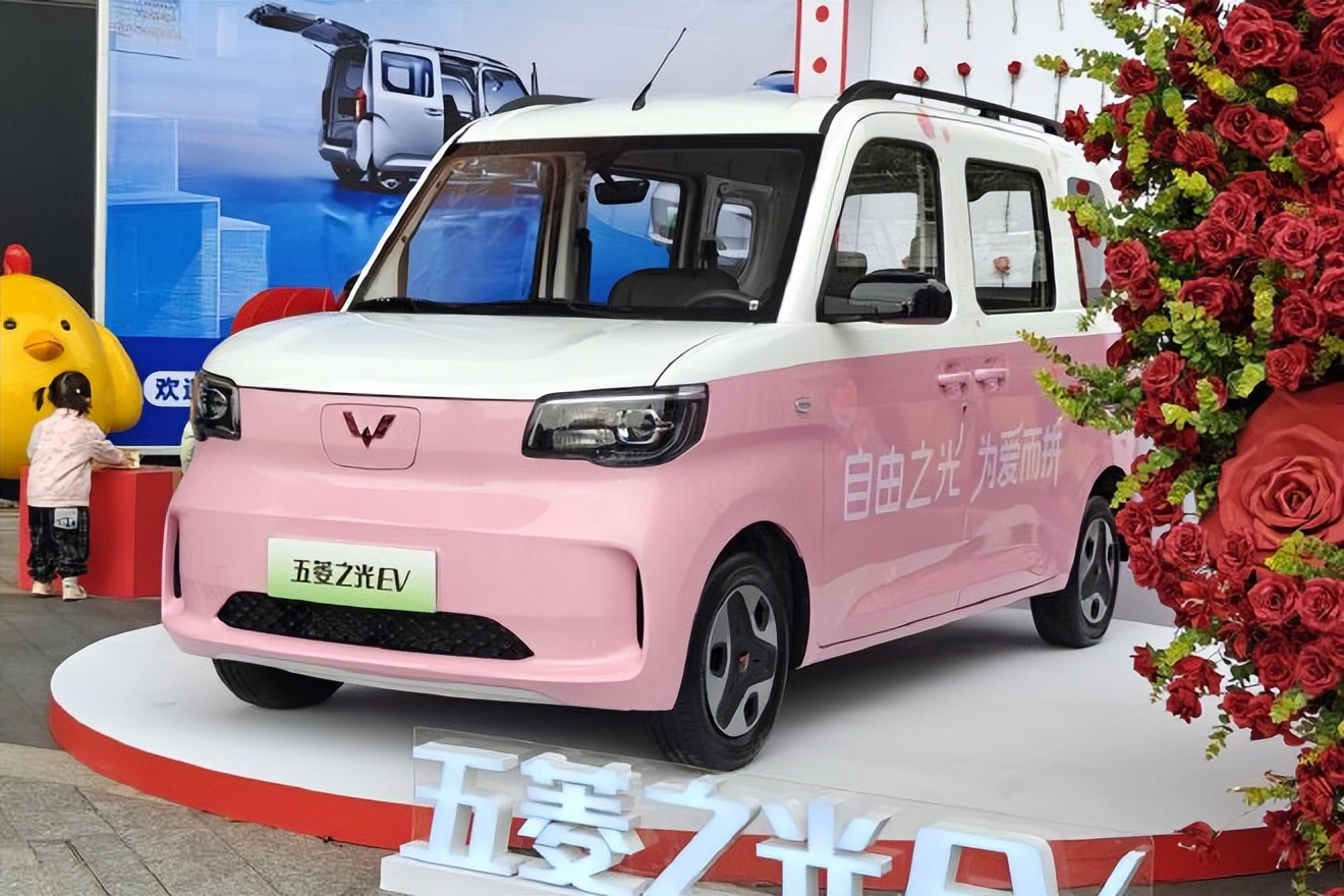 售價(jià)4.78萬(wàn)元起！五菱之光正式上市