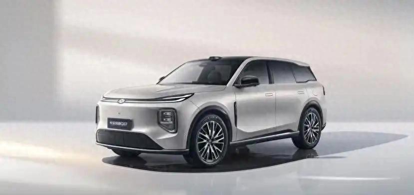 長安未來3年推出10款智駕版車型！首款車型啟源Q07正式亮相