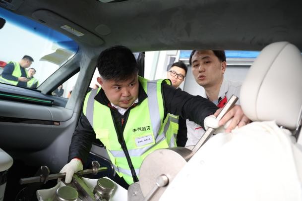 走進C-NCAP碰撞試驗室，探秘汽車安全真相