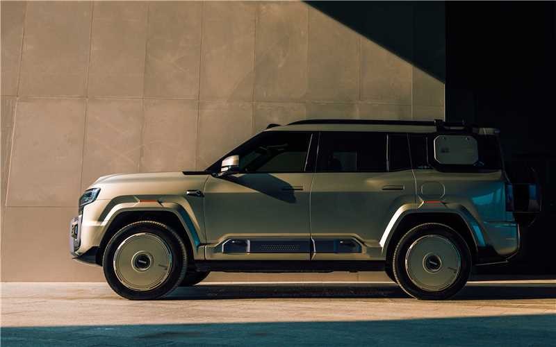 方程豹583家族齊亮相，2025上海車(chē)展豹力全開(kāi)