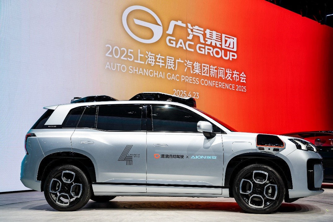 全球首輛前裝量產(chǎn)L4，一臺車10顆激光雷達(dá)