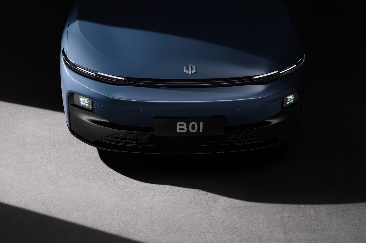 爆款席位預定！零跑B01上海車展C位出道