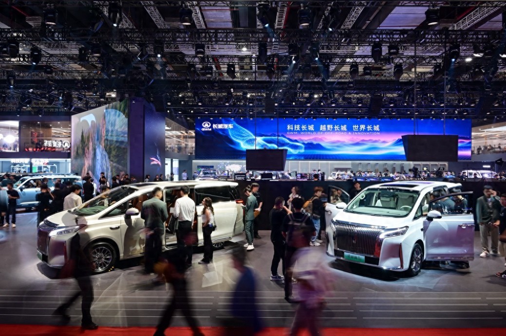 為用戶而變！魏牌全新“雙山”登陸2025上海國(guó)際車展
